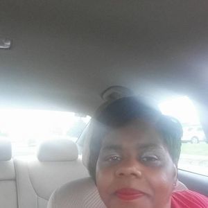 Meet your Posher, Monique